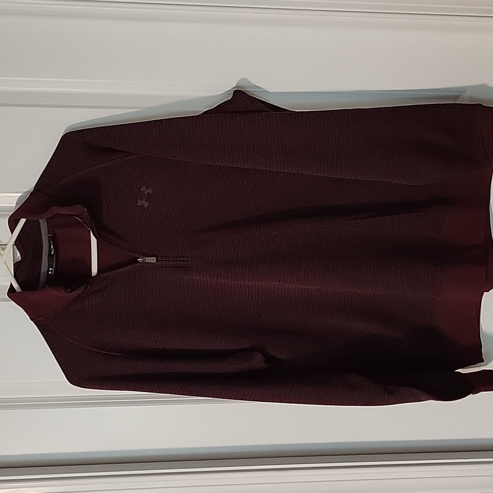 Under Armor pull on sweatshirt